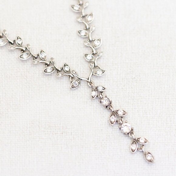 18 inch, Vintage Silver Tone Art Nouveau Rhinestones Floral Lariat Necklace - C1 - Picture 1 of 3